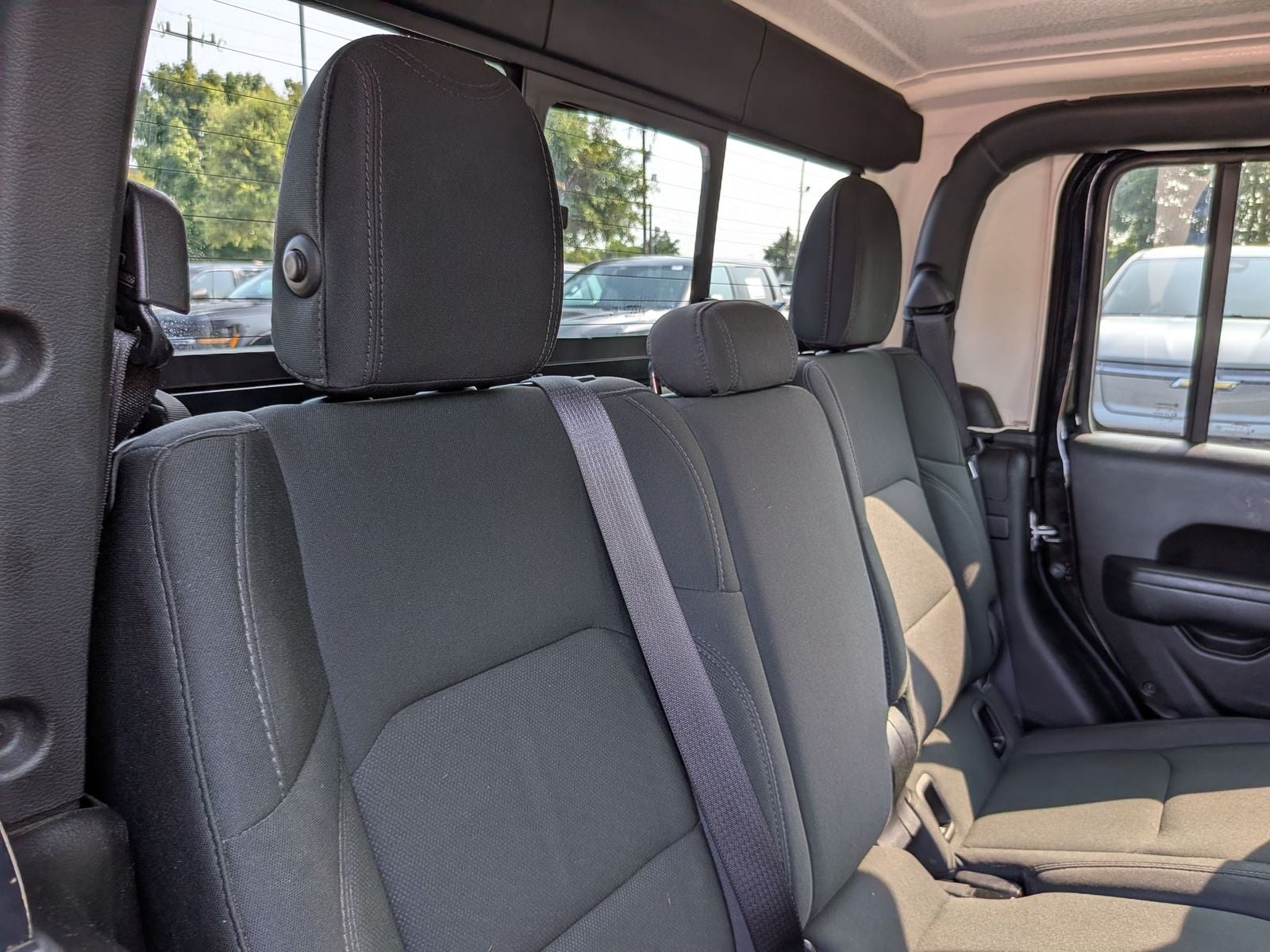 2022 Jeep Gladiator Sport