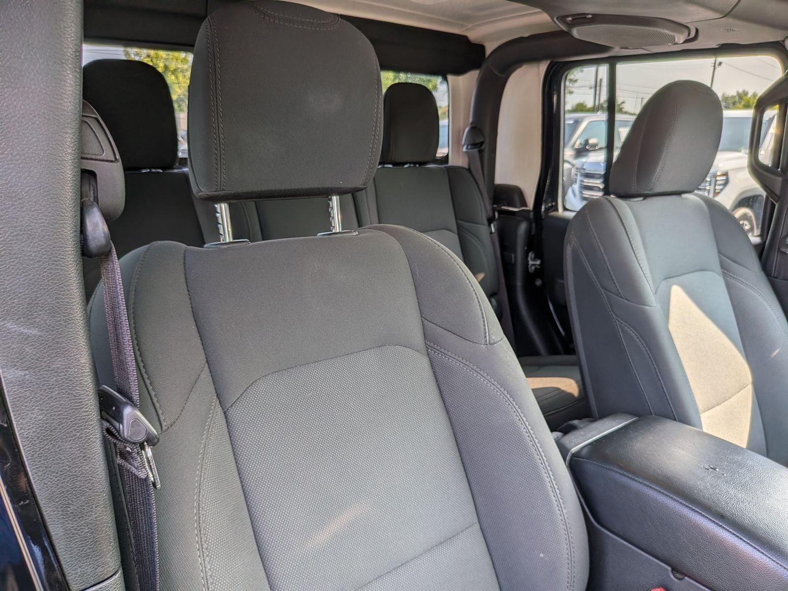 2022 Jeep Gladiator Sport