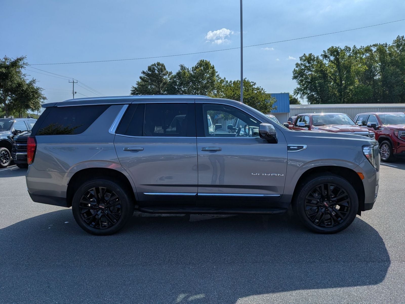 2022 GMC Yukon SLT