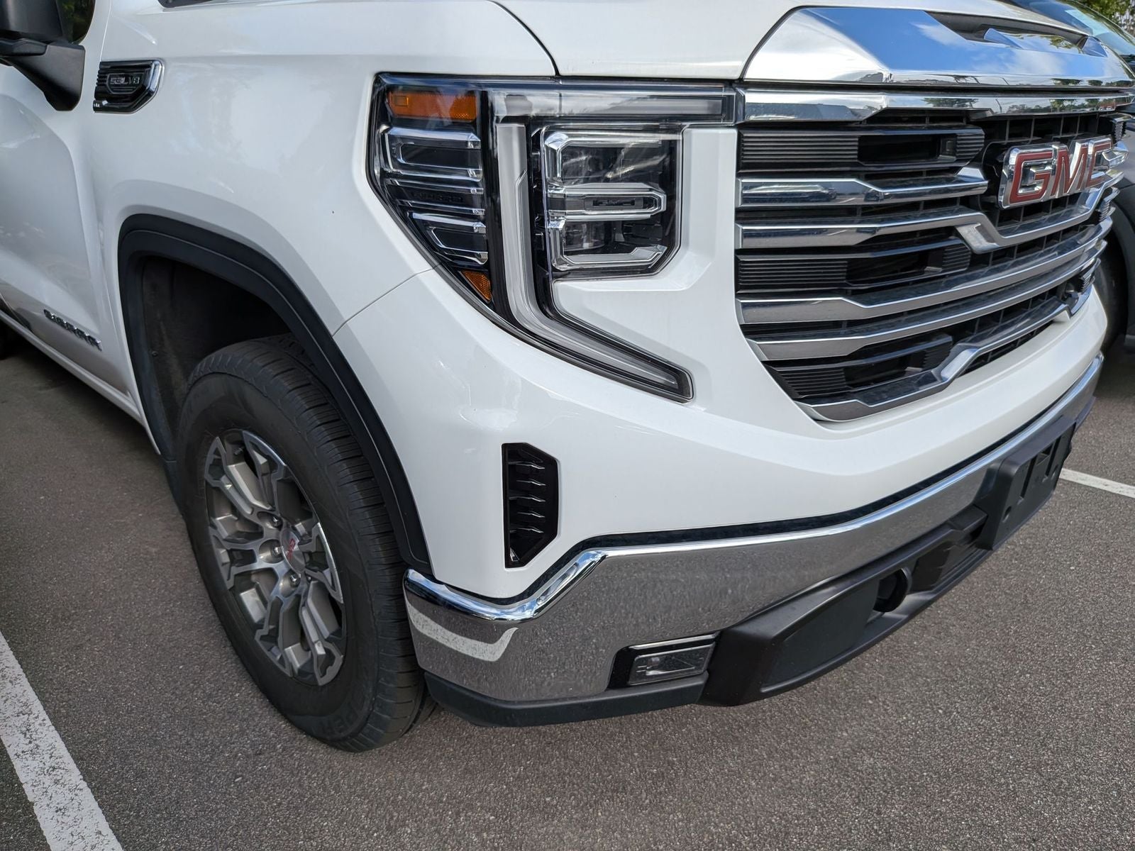 2025 GMC Sierra 1500 SLT