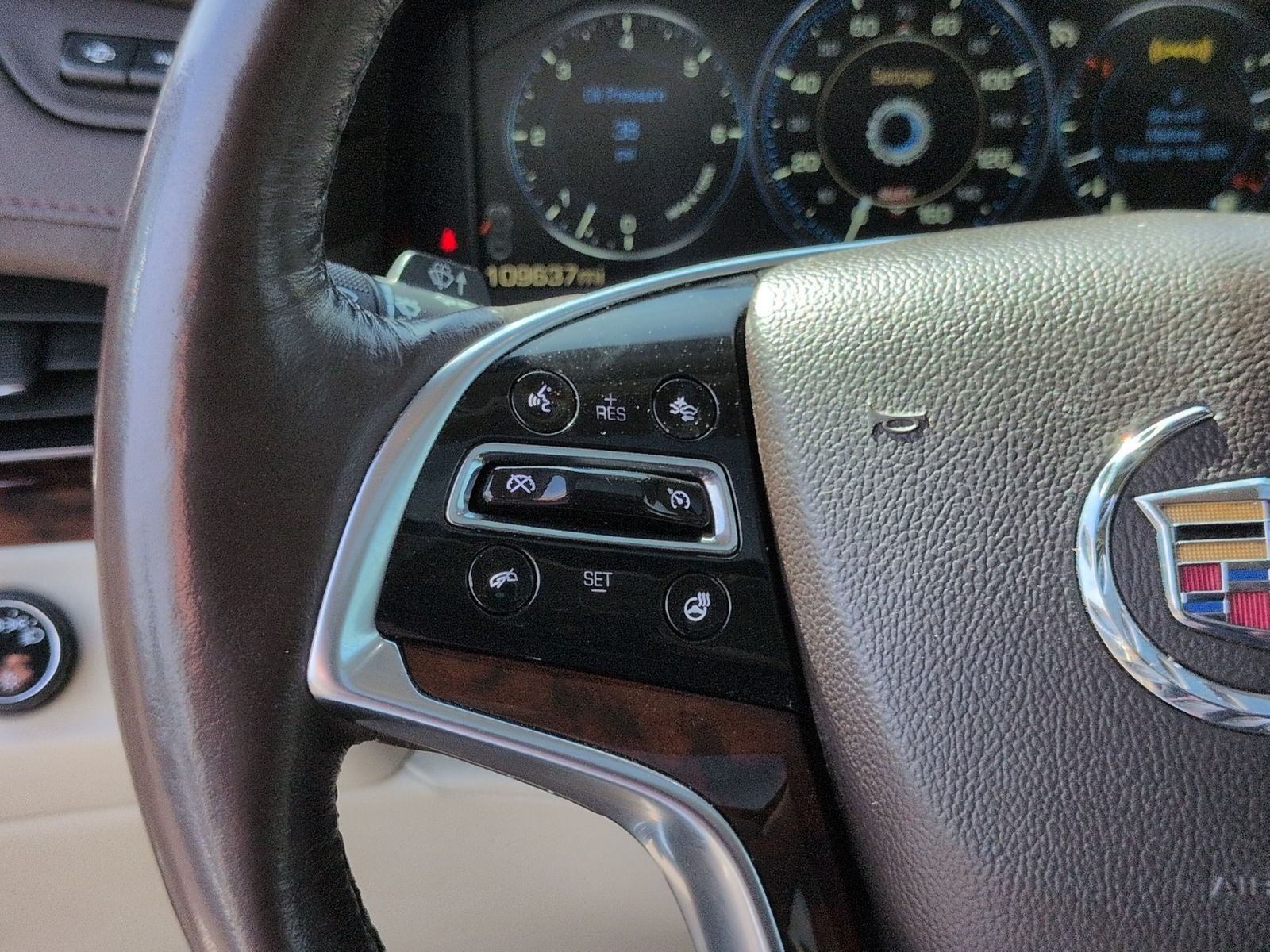 2015 Cadillac Escalade Luxury