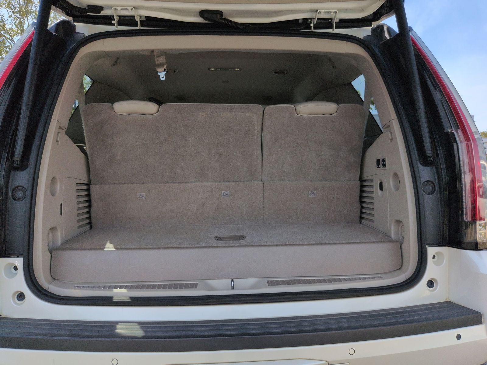 2015 Cadillac Escalade Luxury