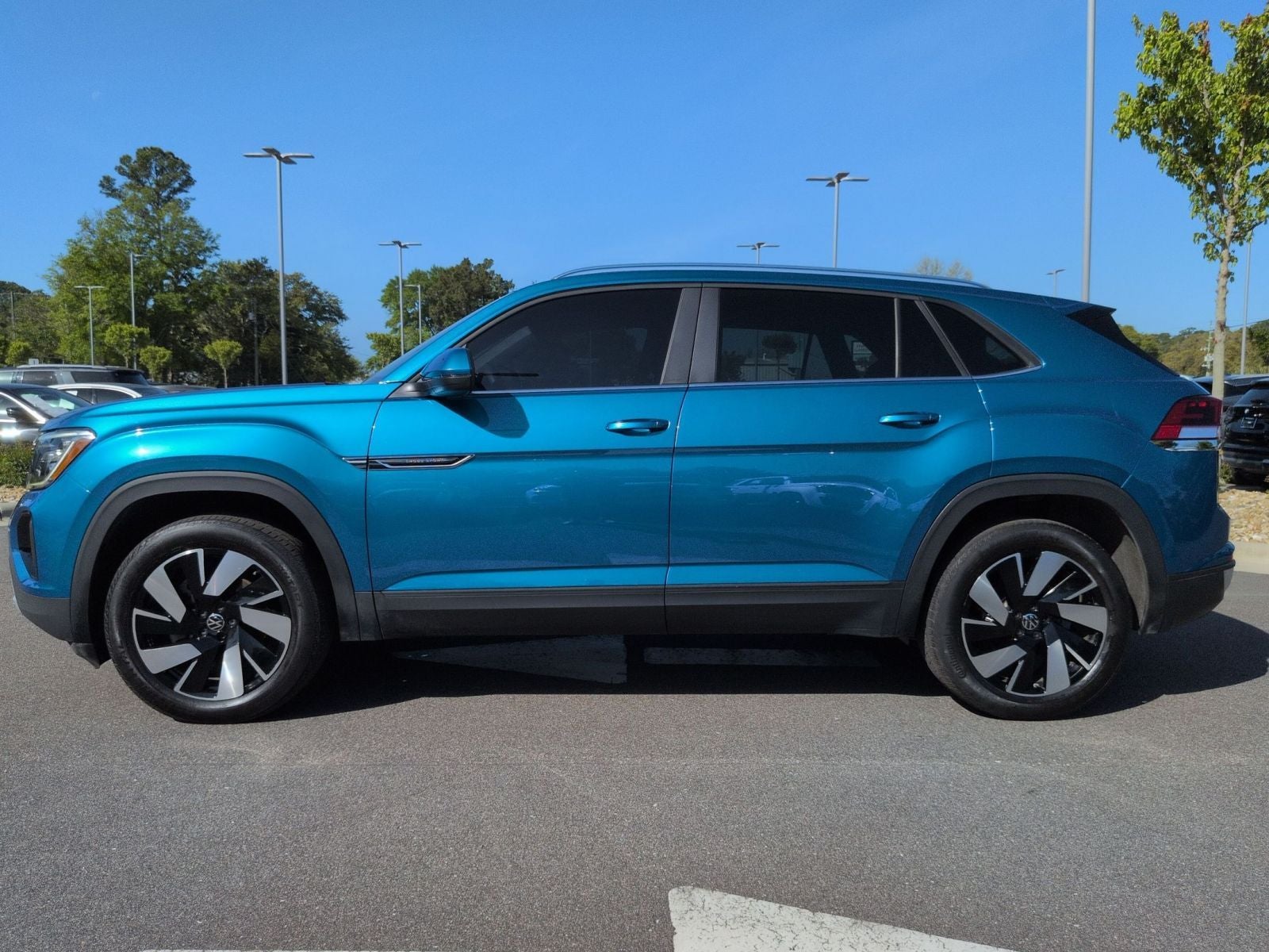 2024 Volkswagen Atlas Cross Sport 2.0T SE w/Technology
