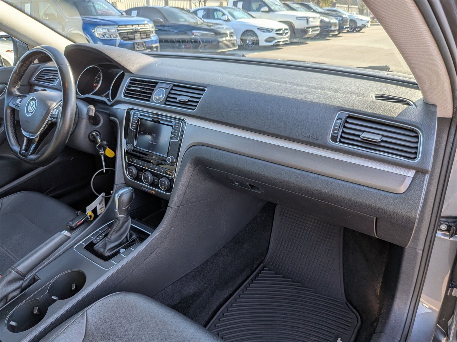 2017 Volkswagen Passat 1.8T R-Line