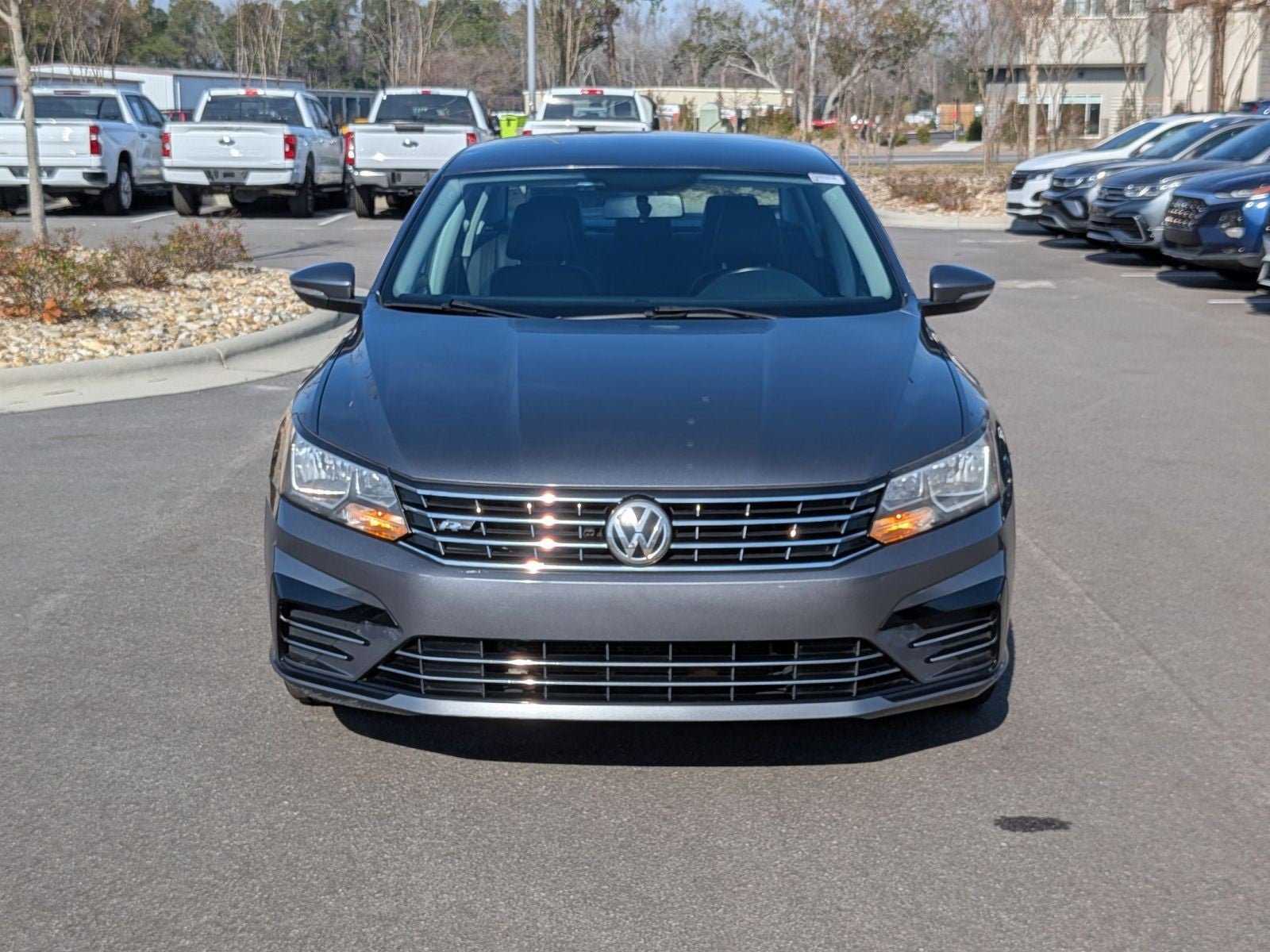 2017 Volkswagen Passat 1.8T R-Line