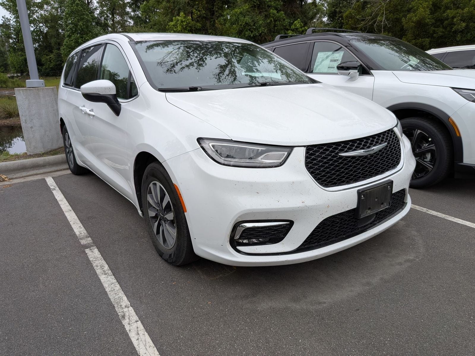 2023 Chrysler Pacifica Hybrid Touring L