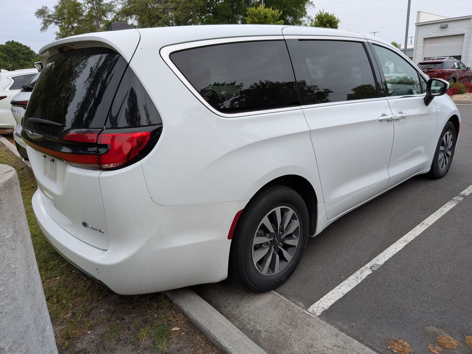 2023 Chrysler Pacifica Hybrid Touring L