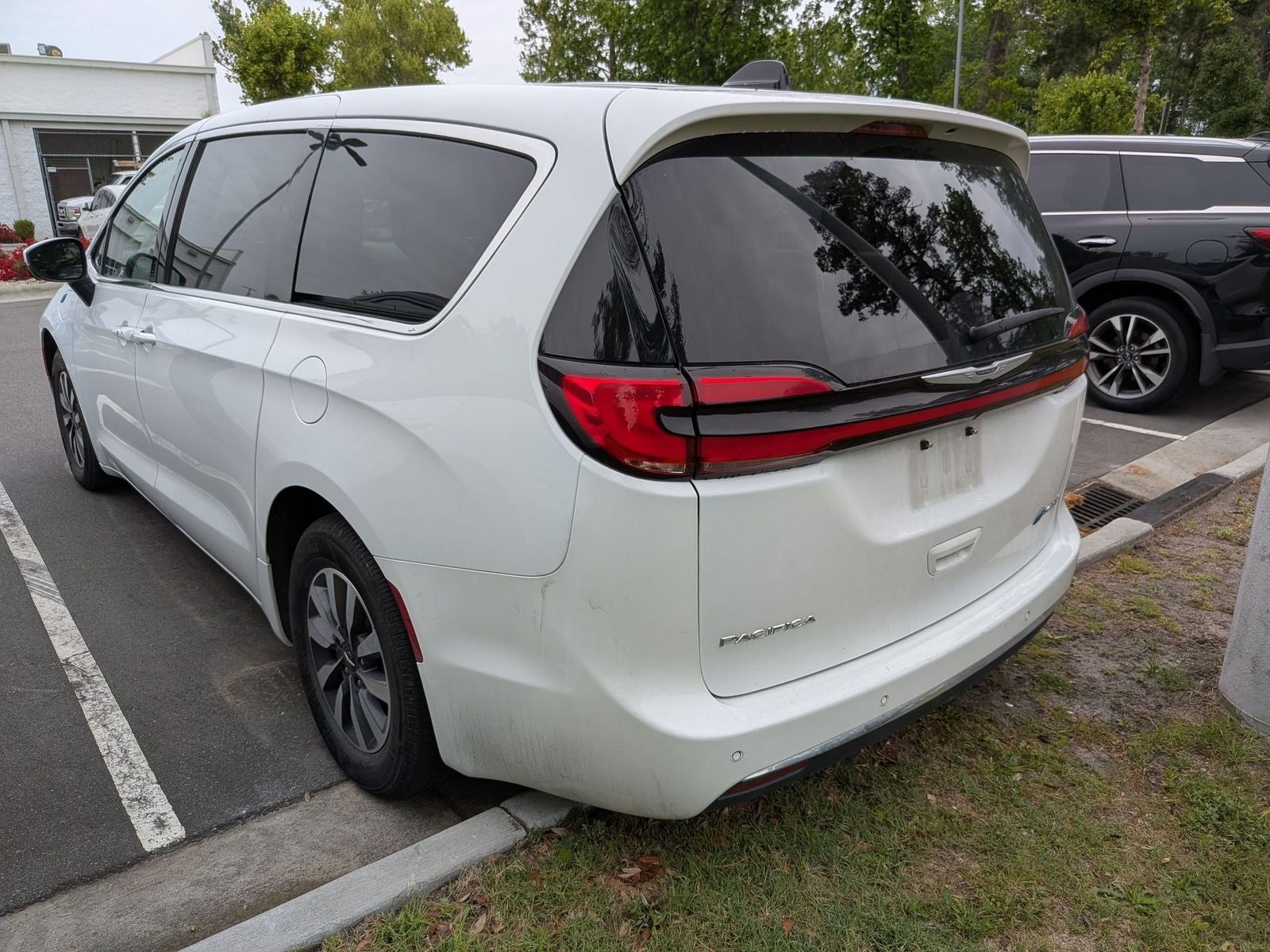 2023 Chrysler Pacifica Hybrid Touring L