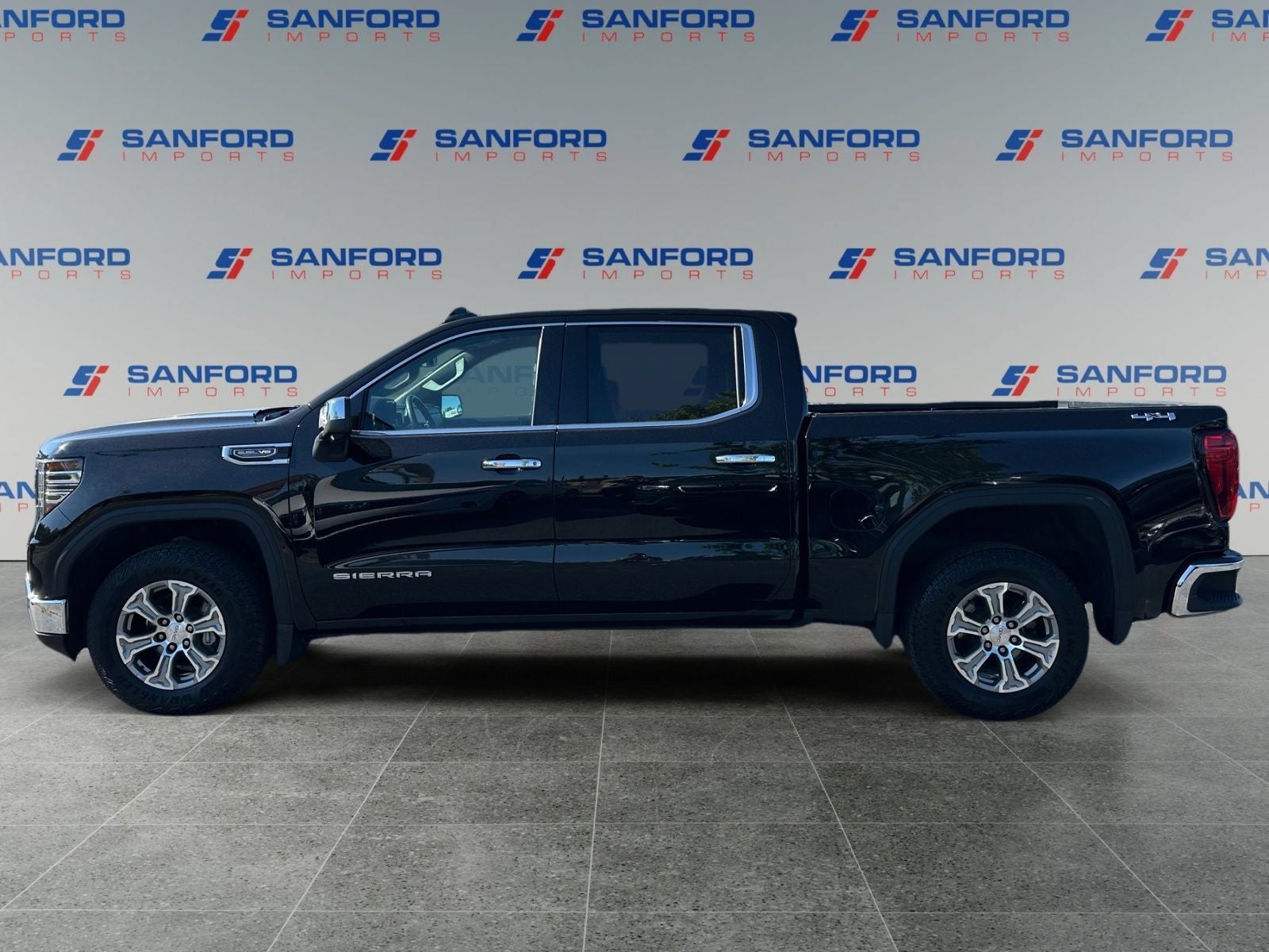 2024 GMC Sierra 1500 SLT