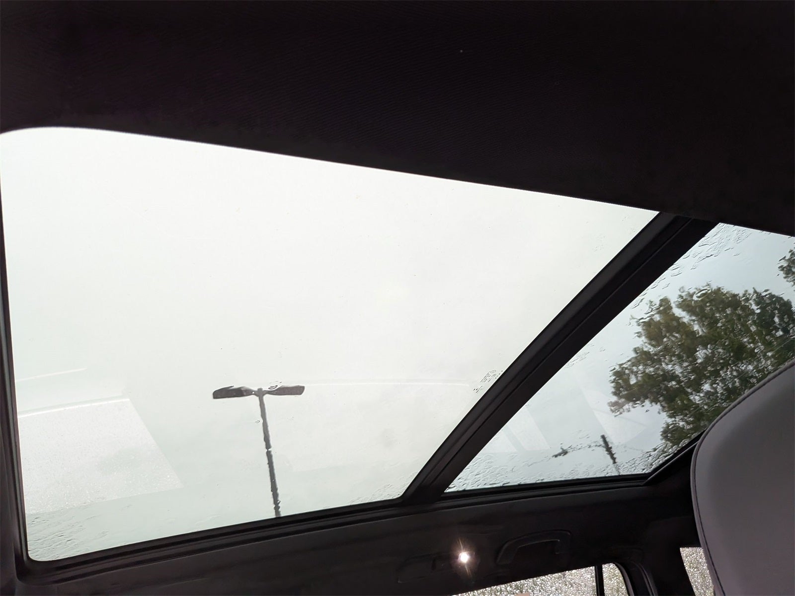 2022 Volkswagen Tiguan 2.0T SEL R-Line