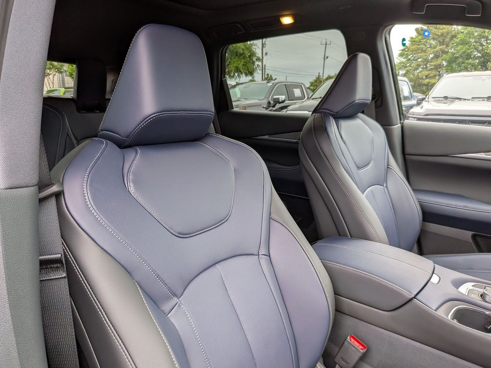 2027 INFINITI QX60 LUXE