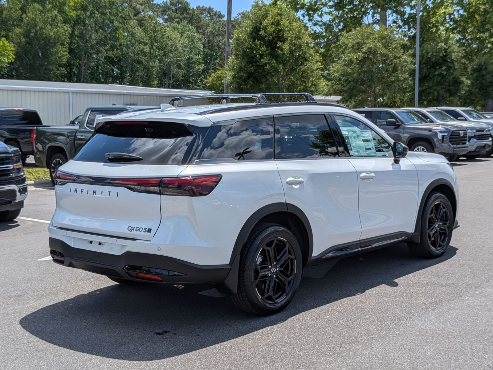 2027 INFINITI QX60 LUXE