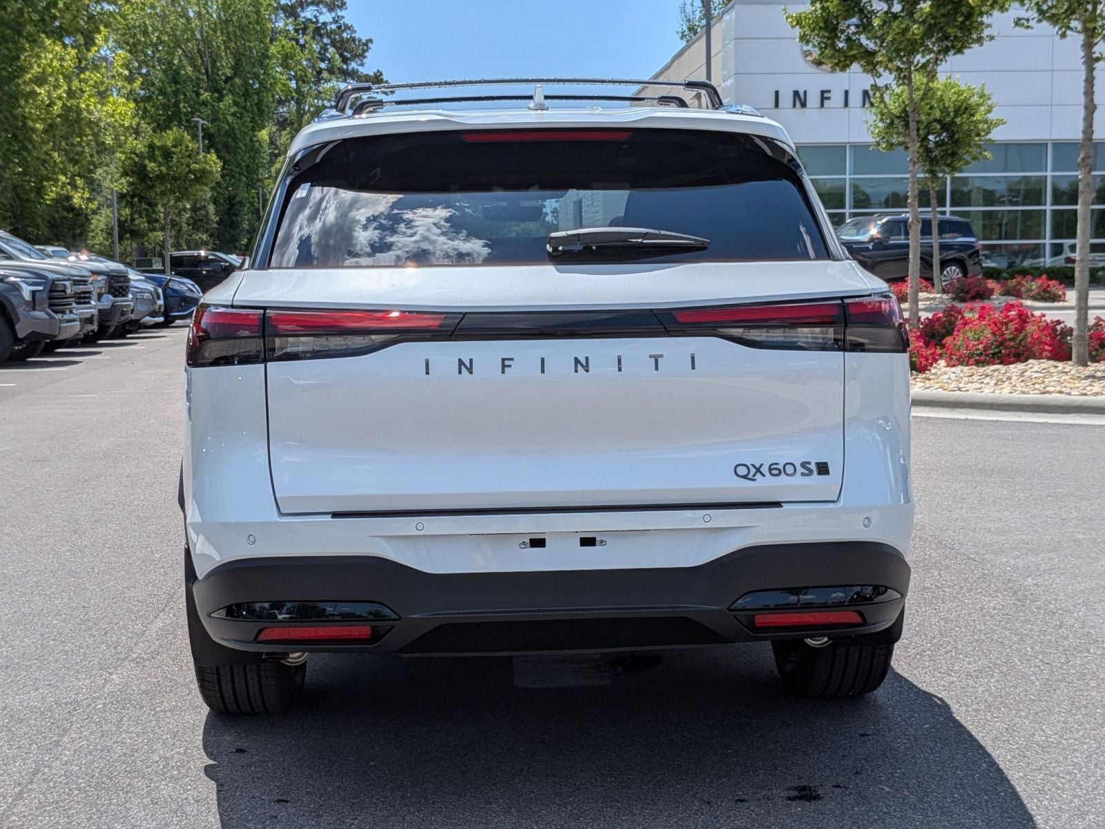 2027 INFINITI QX60 LUXE