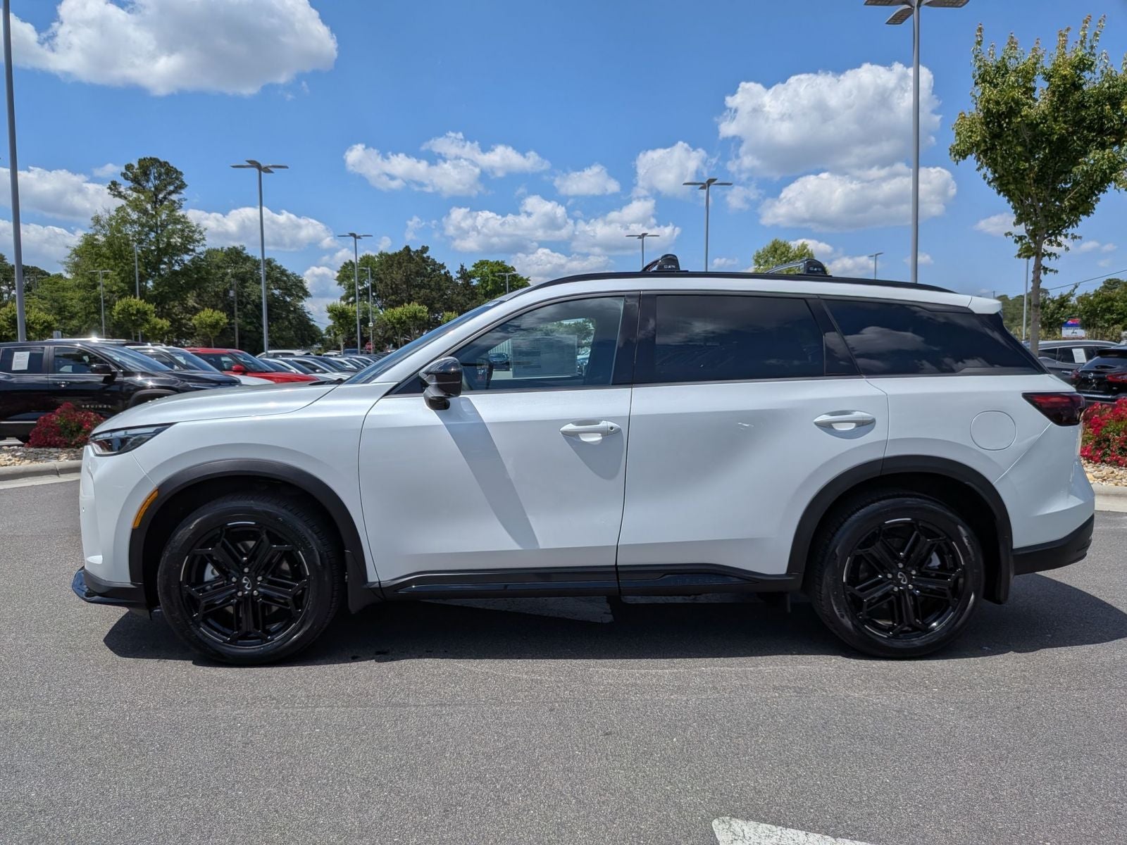 2027 INFINITI QX60 LUXE