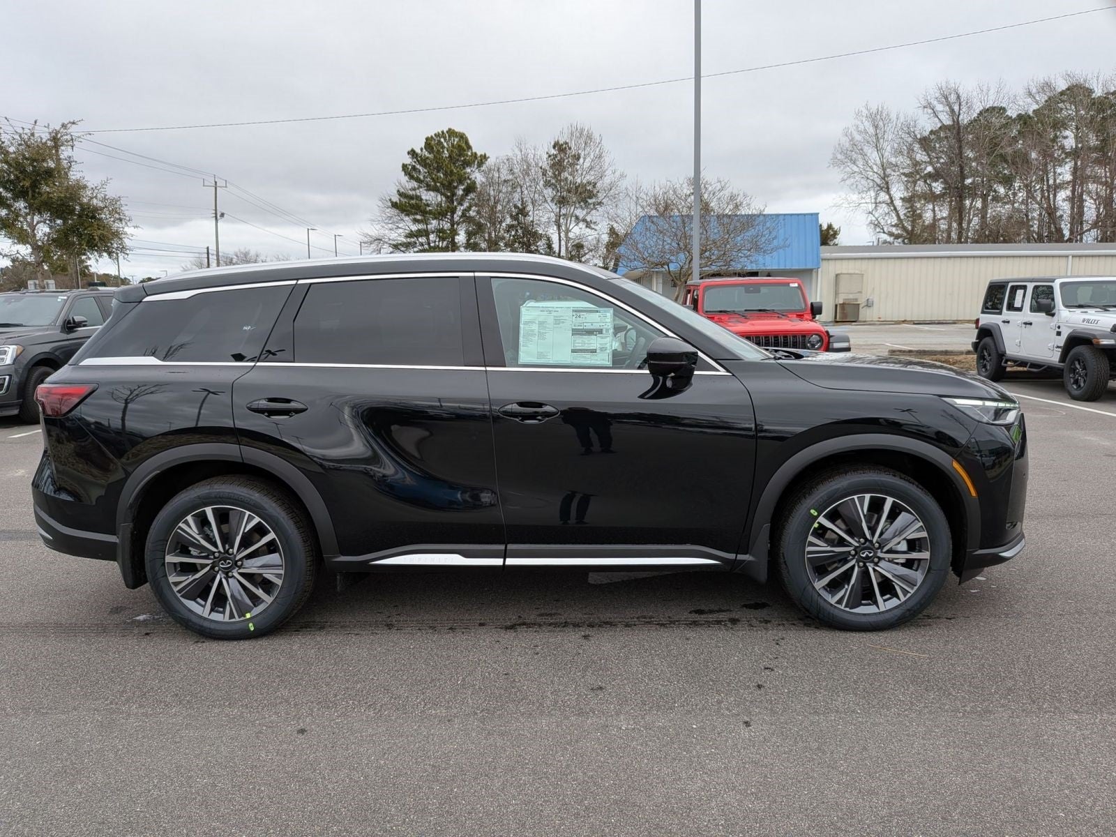 2026 INFINITI QX60 LUXE