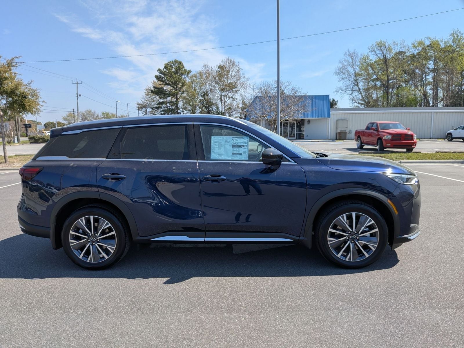 2026 INFINITI QX60 LUXE
