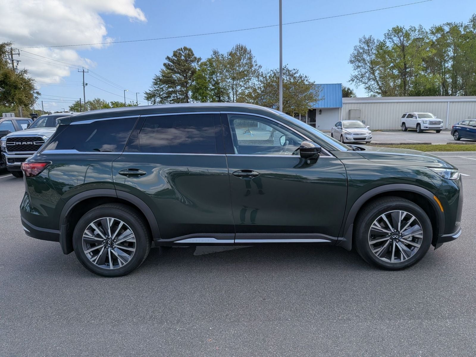 2026 INFINITI QX60 LUXE