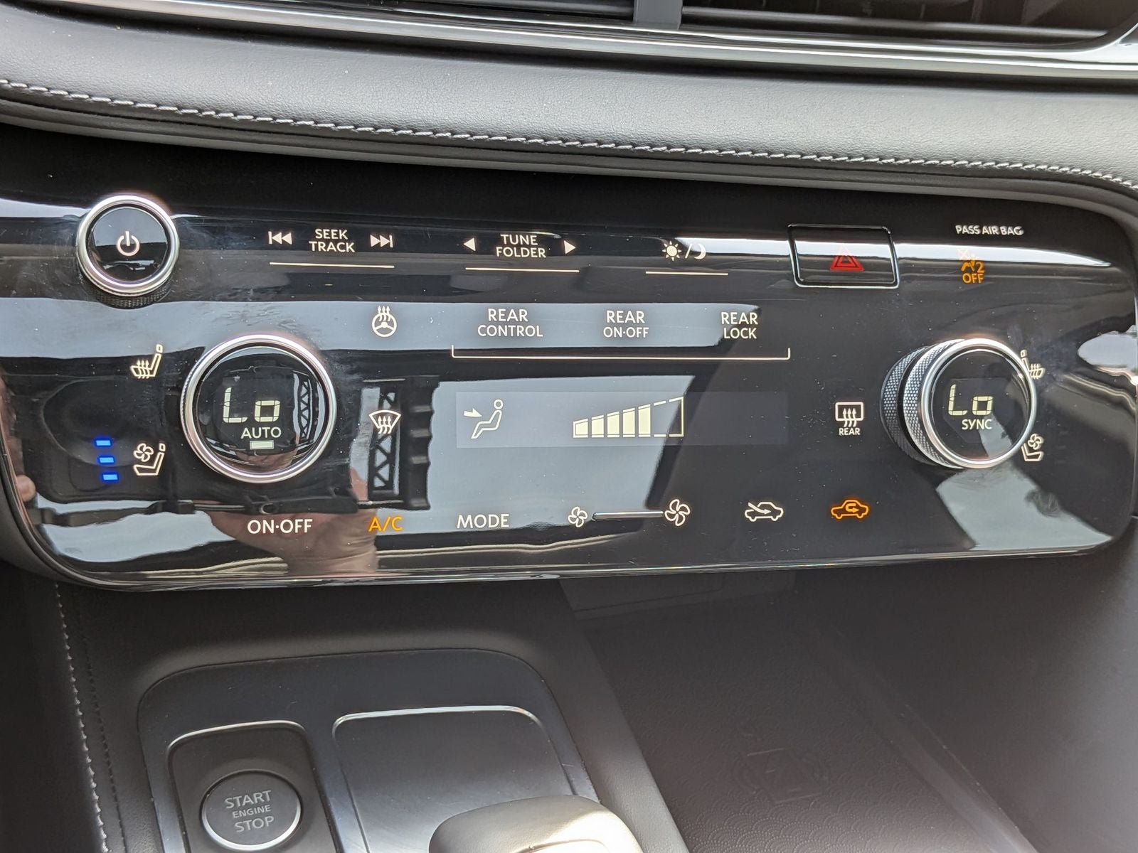 2025 INFINITI QX60 LUXE