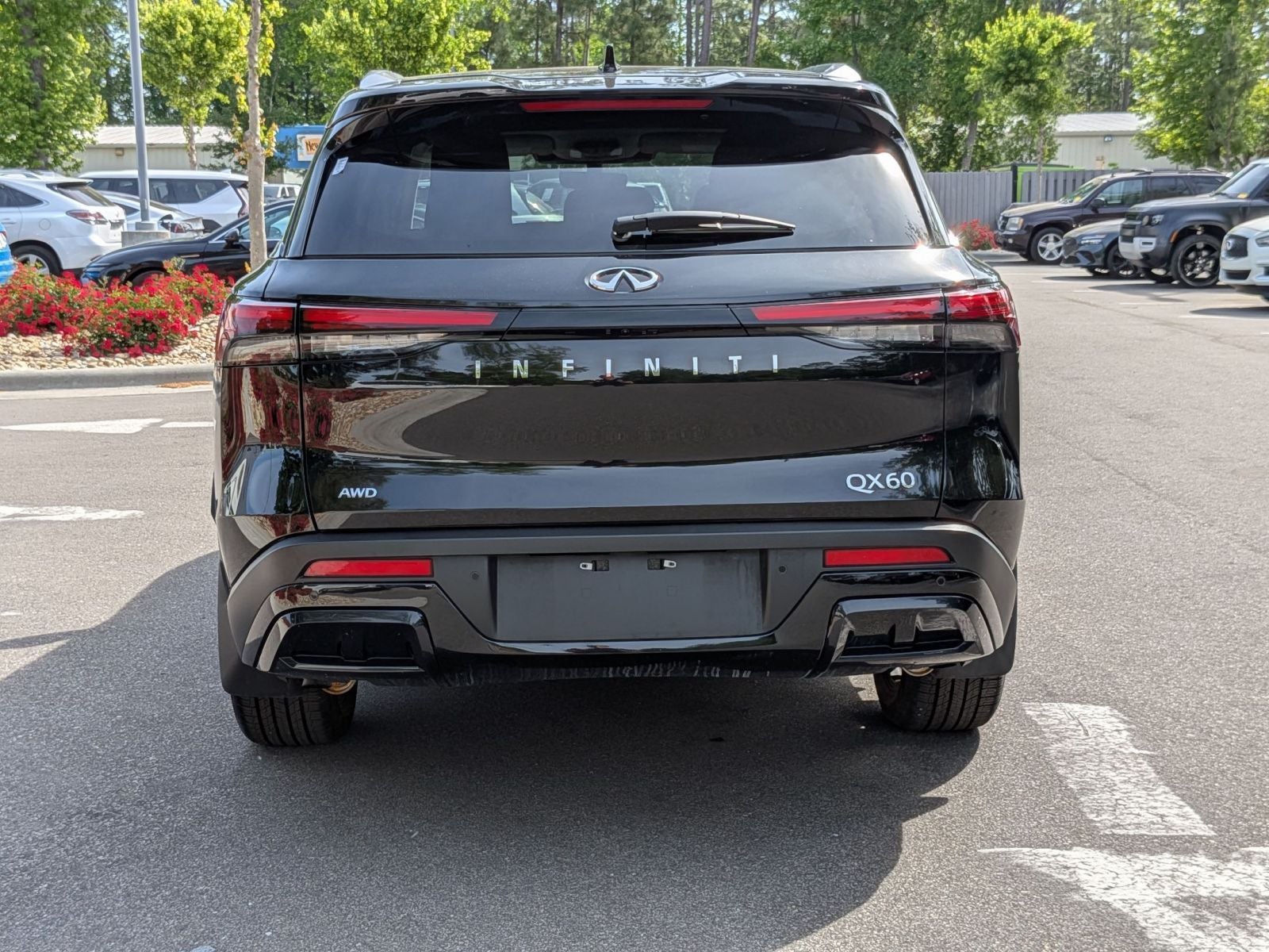 2025 INFINITI QX60 LUXE