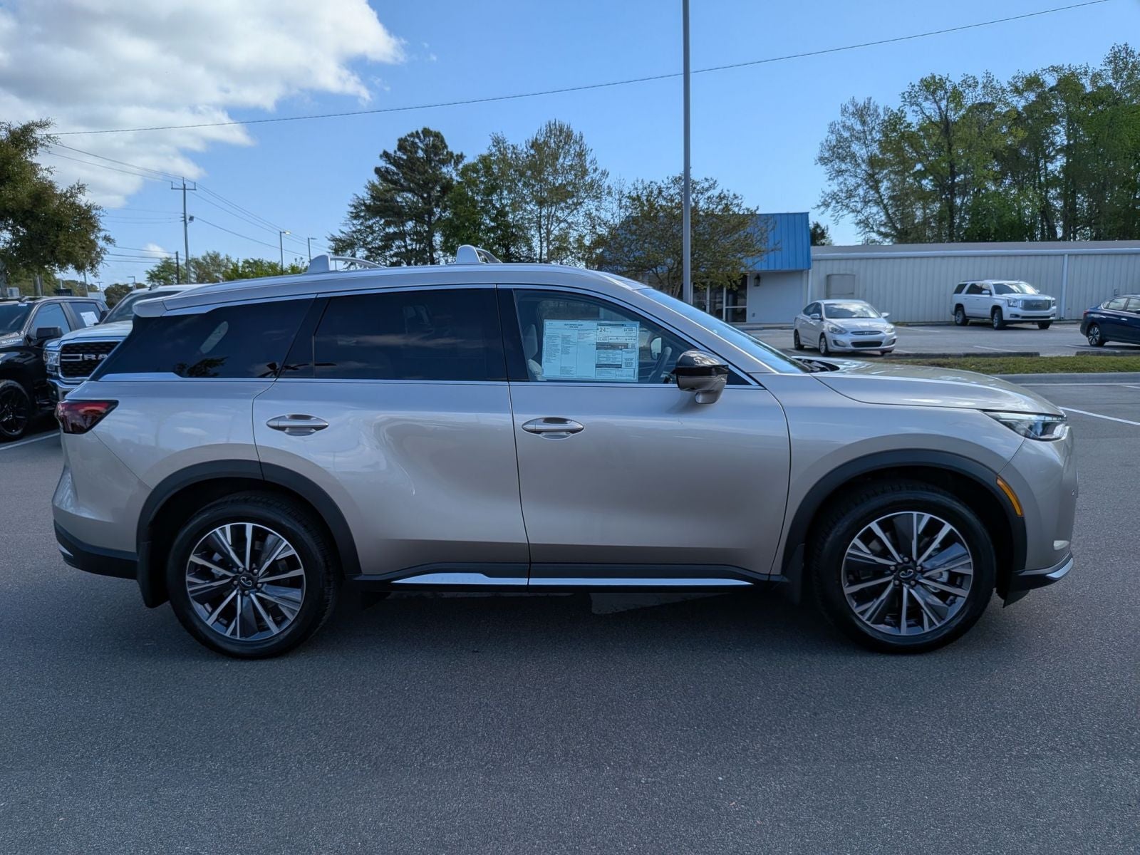 2026 INFINITI QX60 LUXE