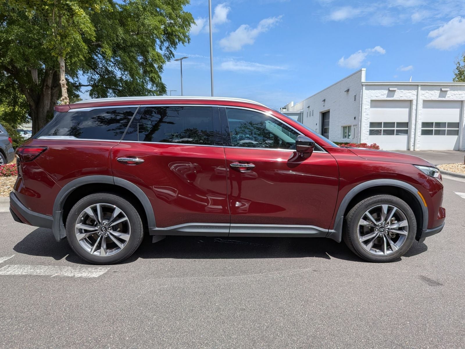 2023 INFINITI QX60 LUXE