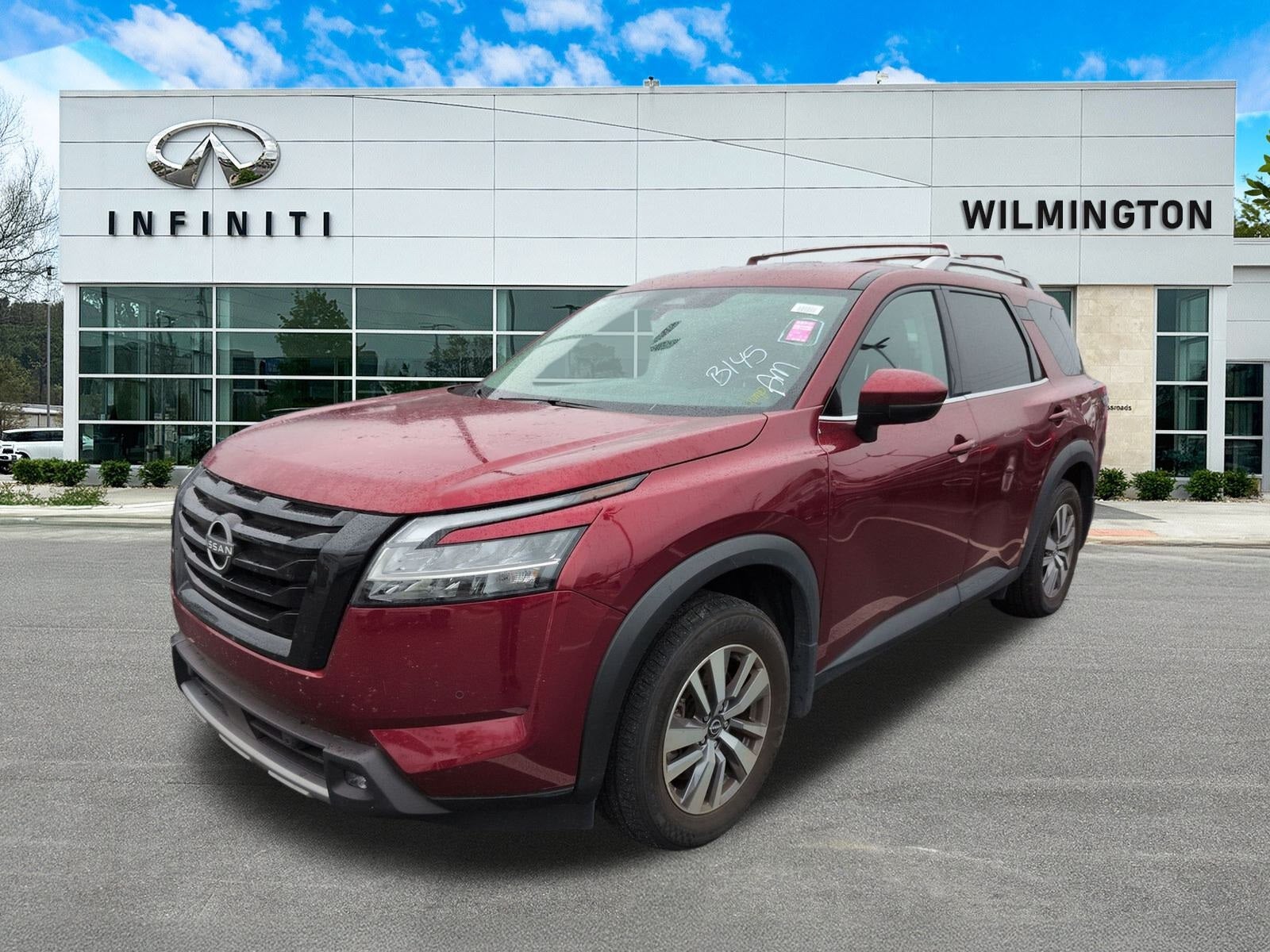 2022 Nissan Pathfinder SL