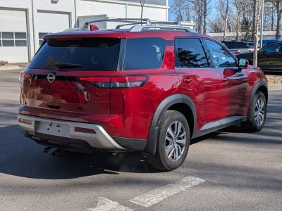 2022 Nissan Pathfinder SL