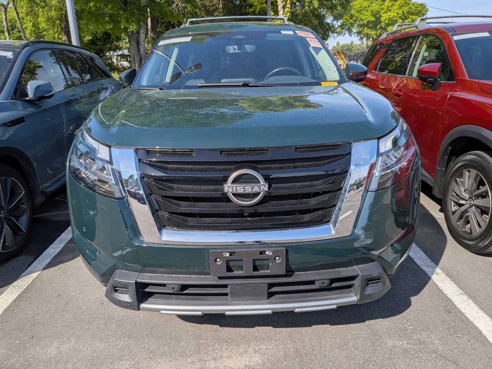 2024 Nissan Pathfinder SL