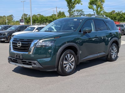2024 Nissan Pathfinder SL
