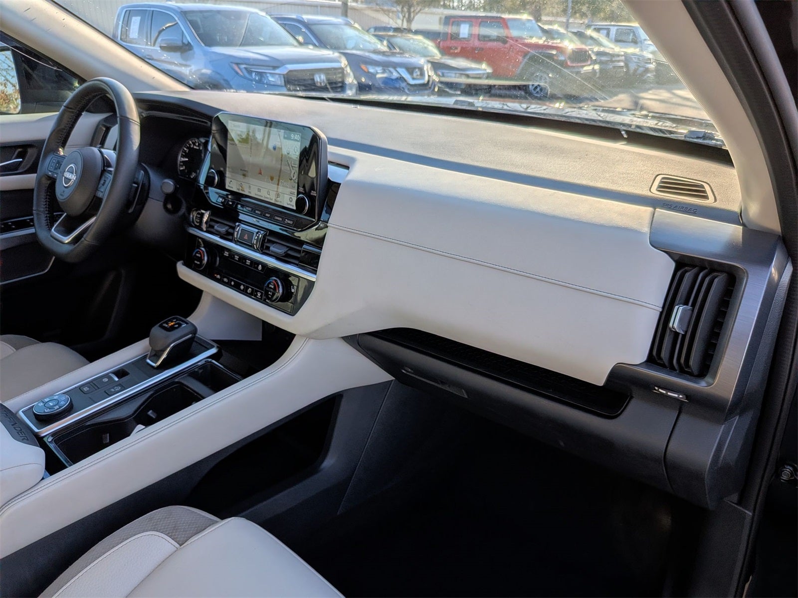 2023 Nissan Pathfinder SL