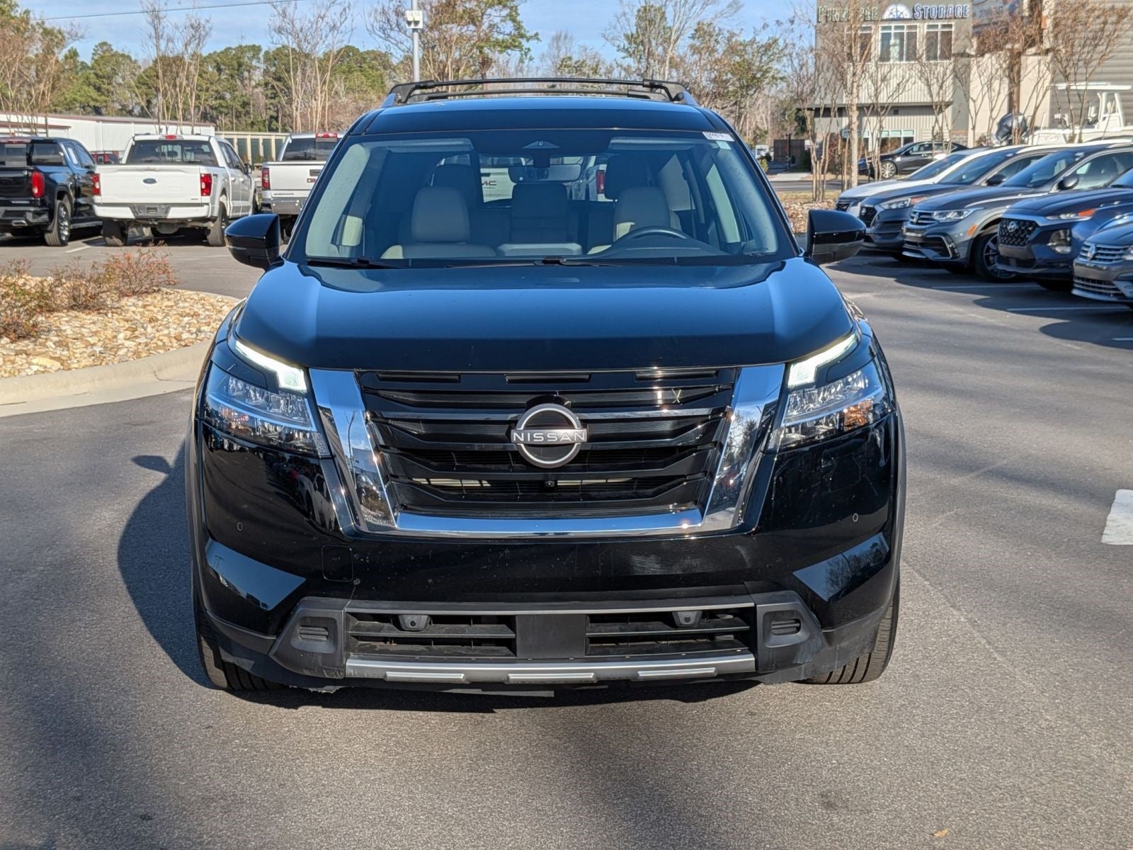 2023 Nissan Pathfinder SL