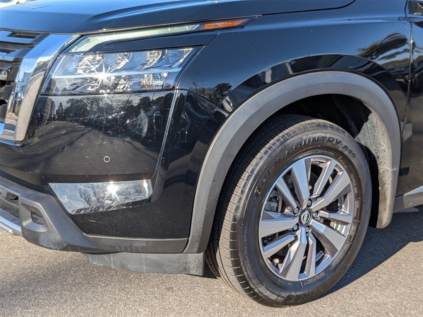 2023 Nissan Pathfinder SL