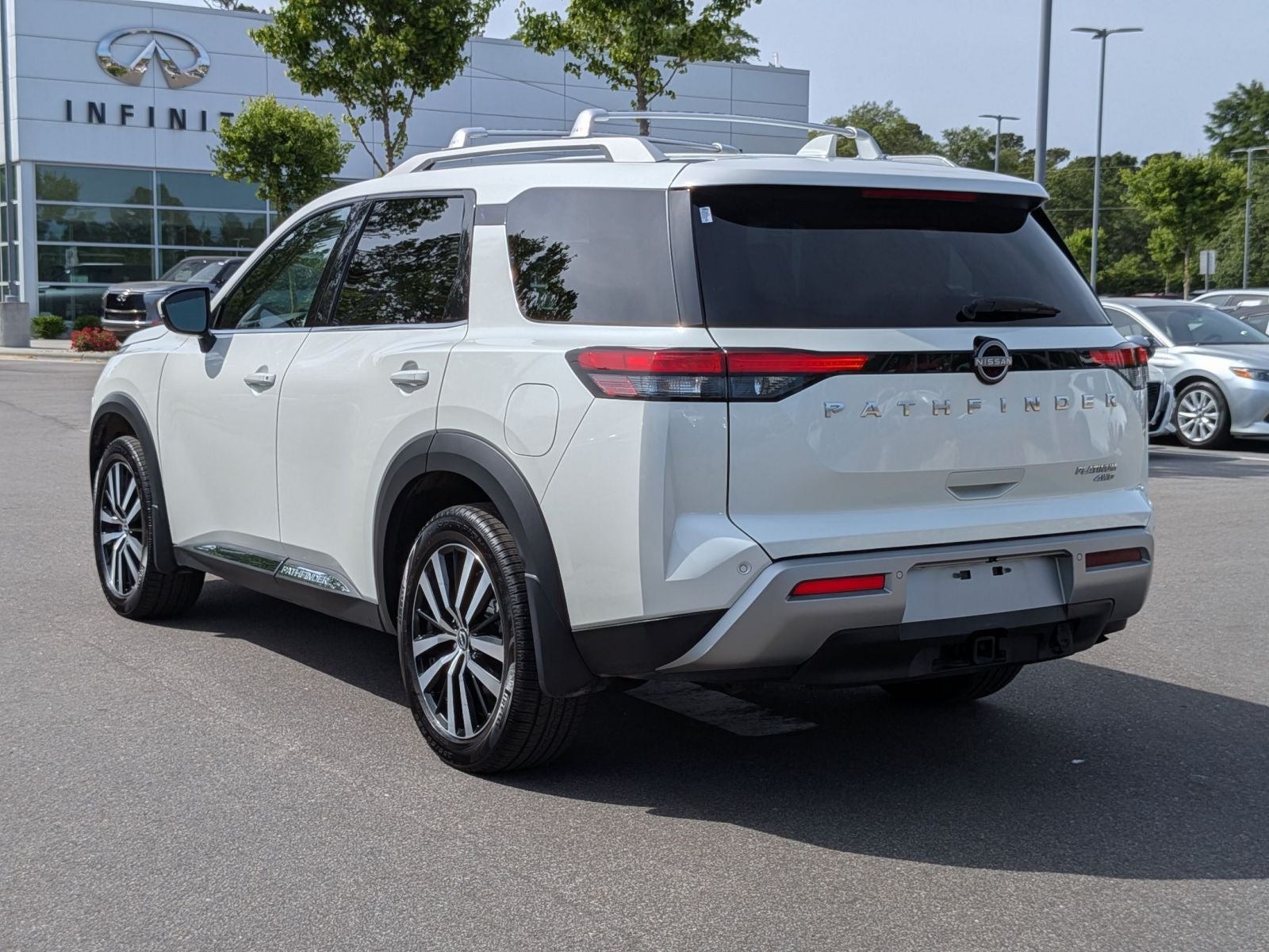 2023 Nissan Pathfinder Platinum