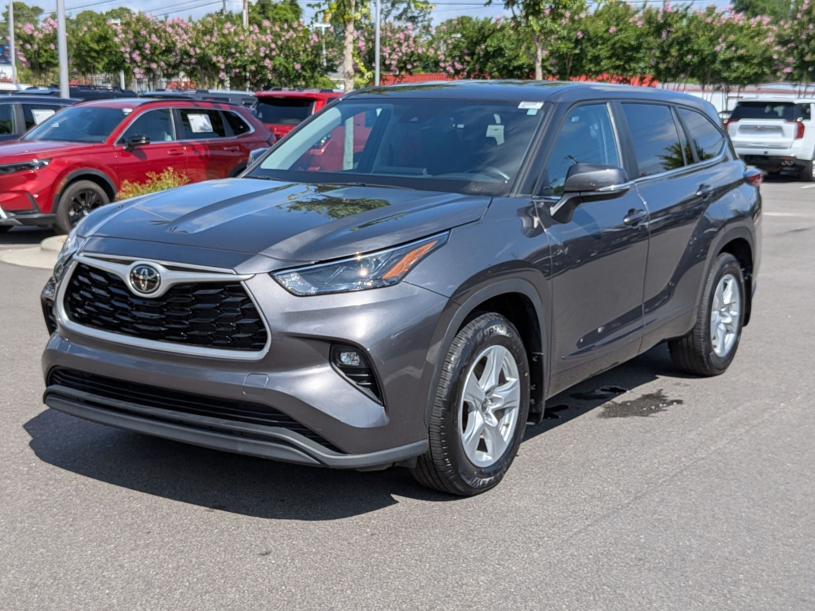 2024 Toyota Highlander LE