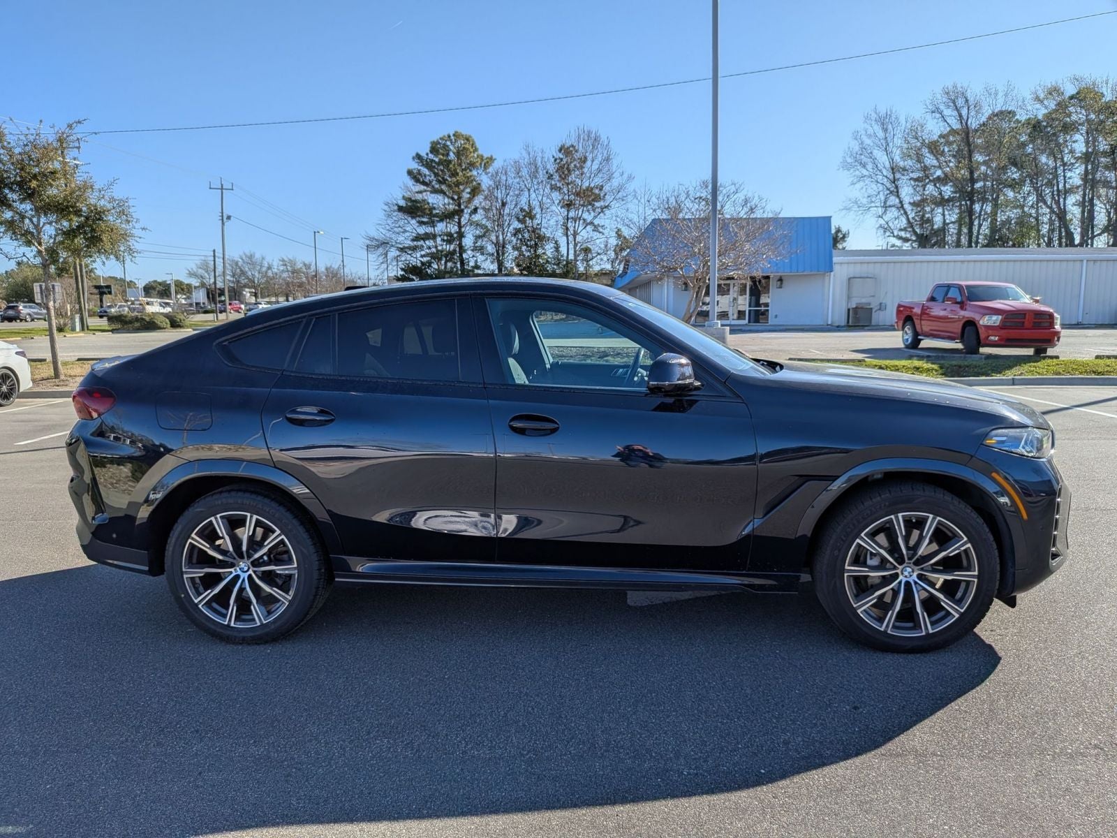 2025 BMW X6 xDrive40i