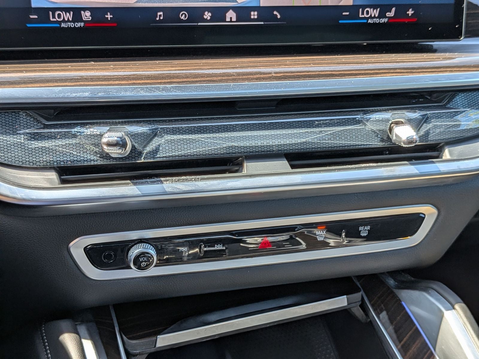 2025 BMW X6 xDrive40i