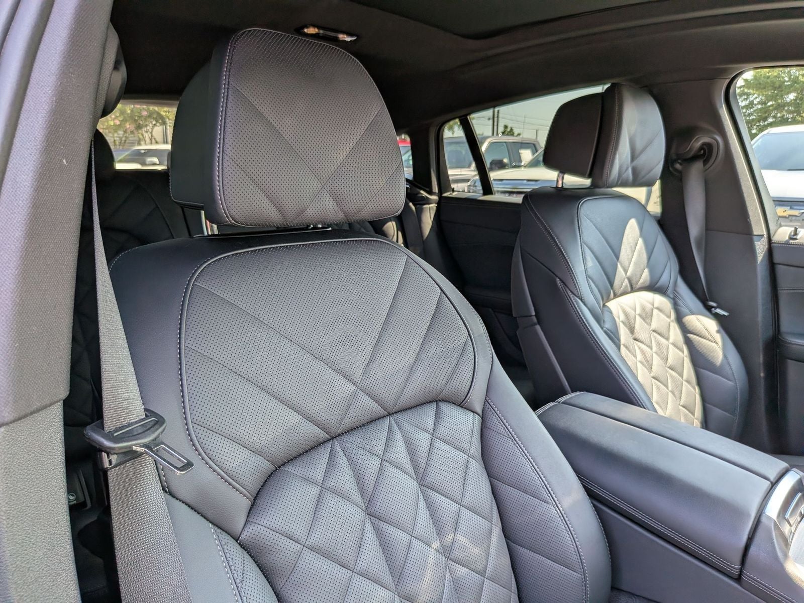 2025 BMW X6 xDrive40i