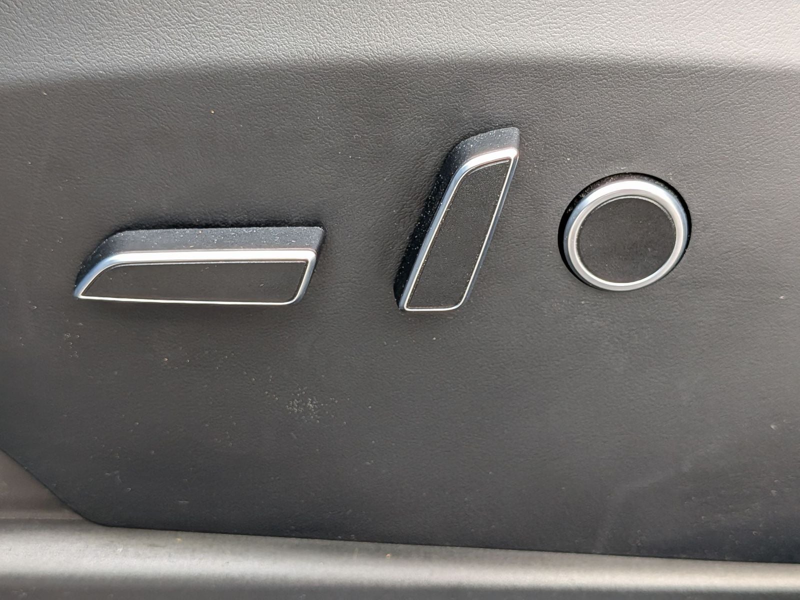 2022 Tesla Model X Base