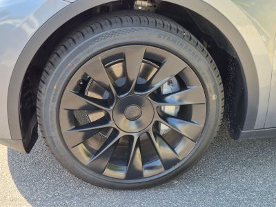 2025 Tesla Model Y Long Range