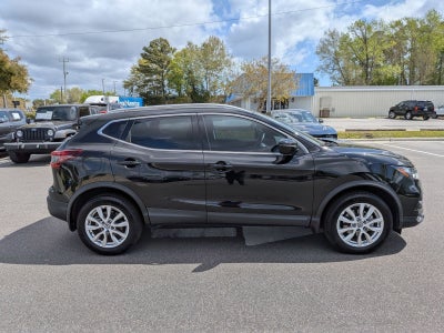 2022 Nissan Rogue Sport SV
