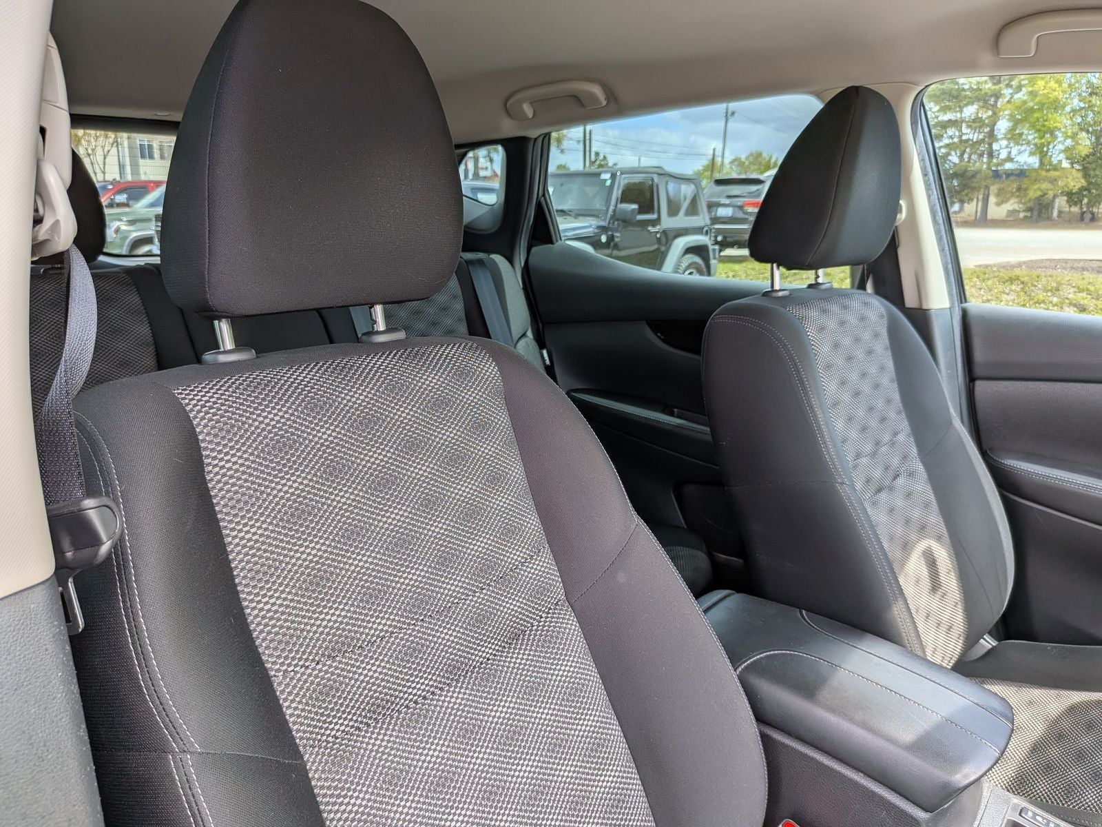 2022 Nissan Rogue Sport SV