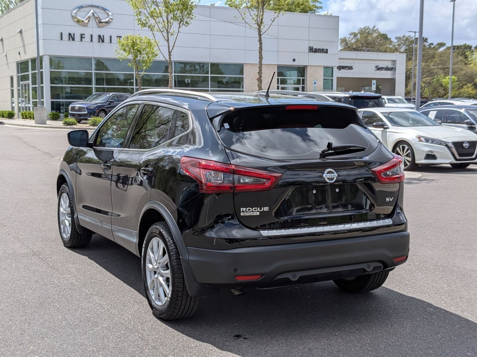 2022 Nissan Rogue Sport SV