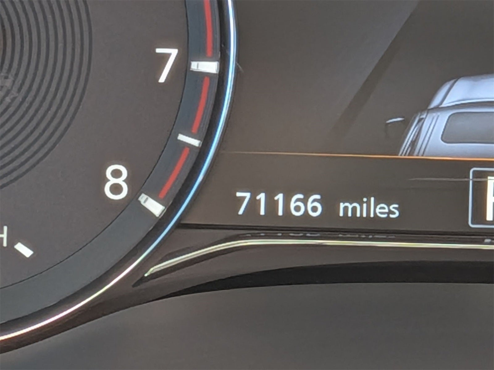 2023 INFINITI QX80 LUXE