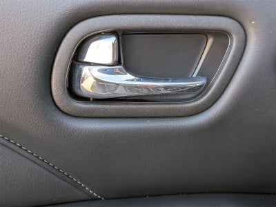 2023 INFINITI QX80 LUXE