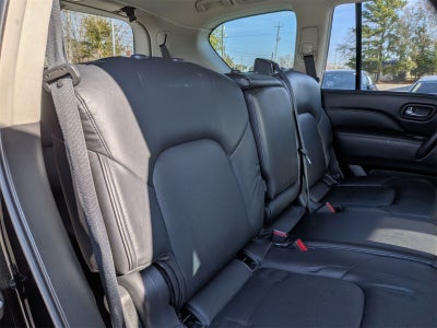 2023 INFINITI QX80 LUXE