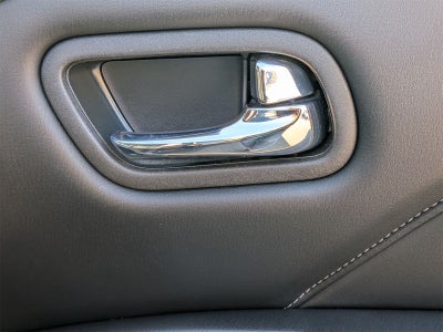 2023 INFINITI QX80 LUXE