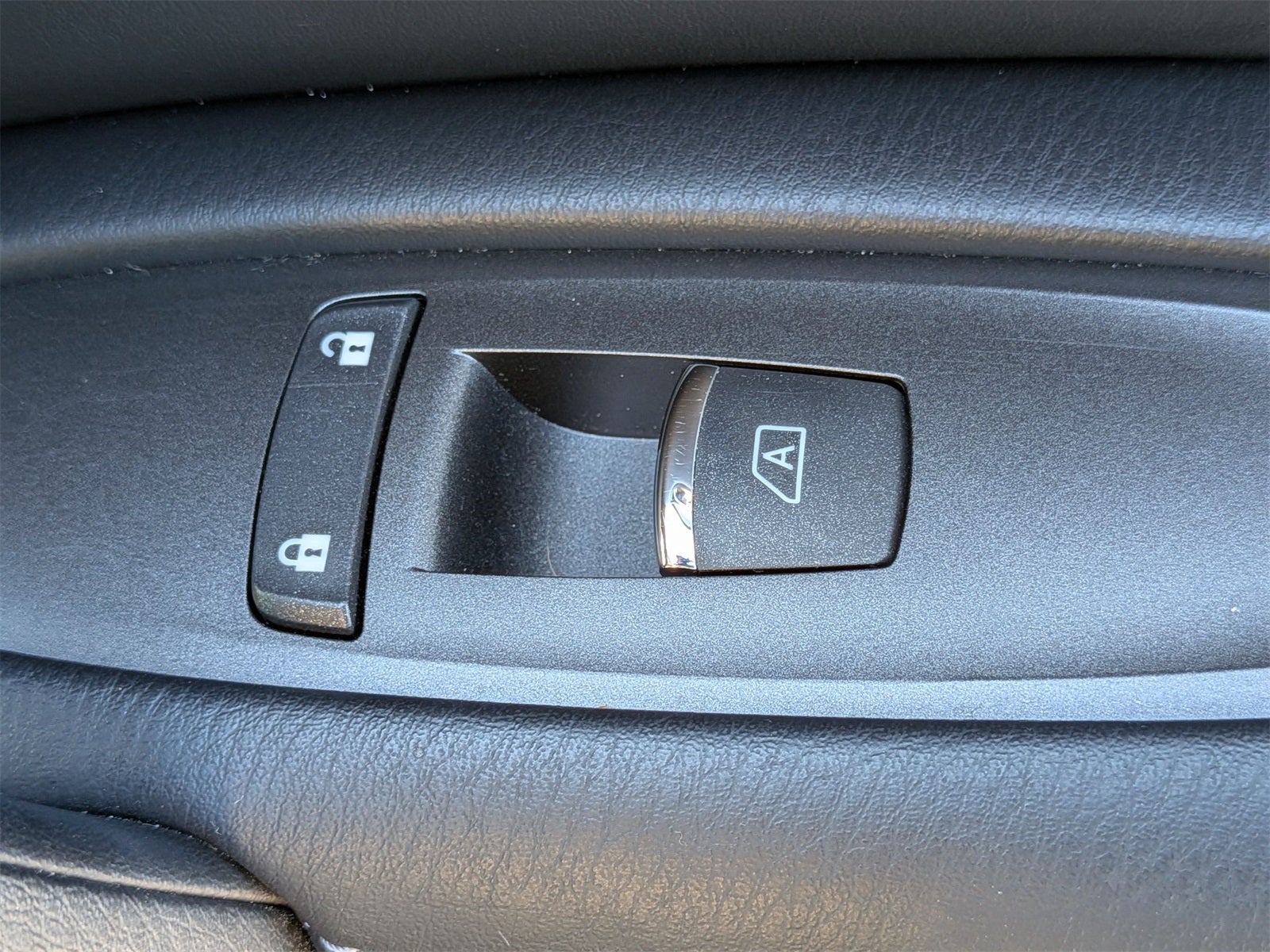 2023 INFINITI QX80 LUXE