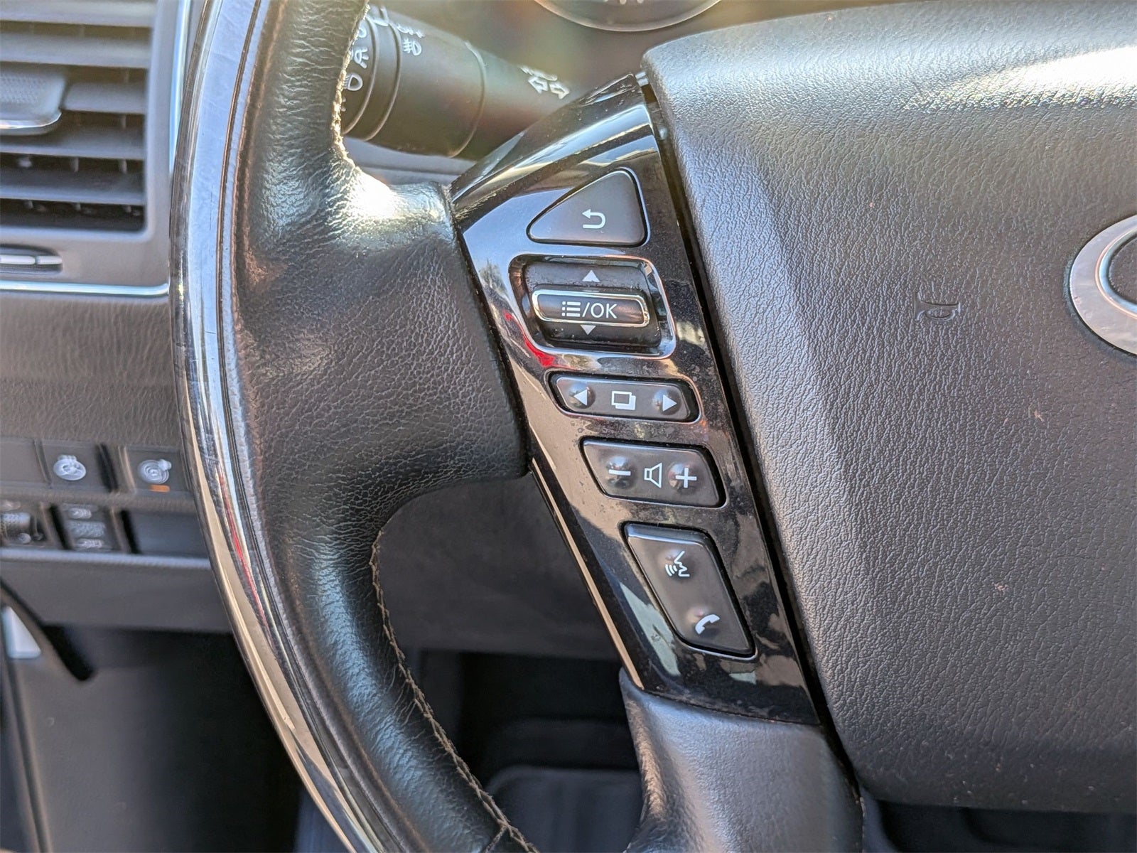 2021 INFINITI QX80 LUXE