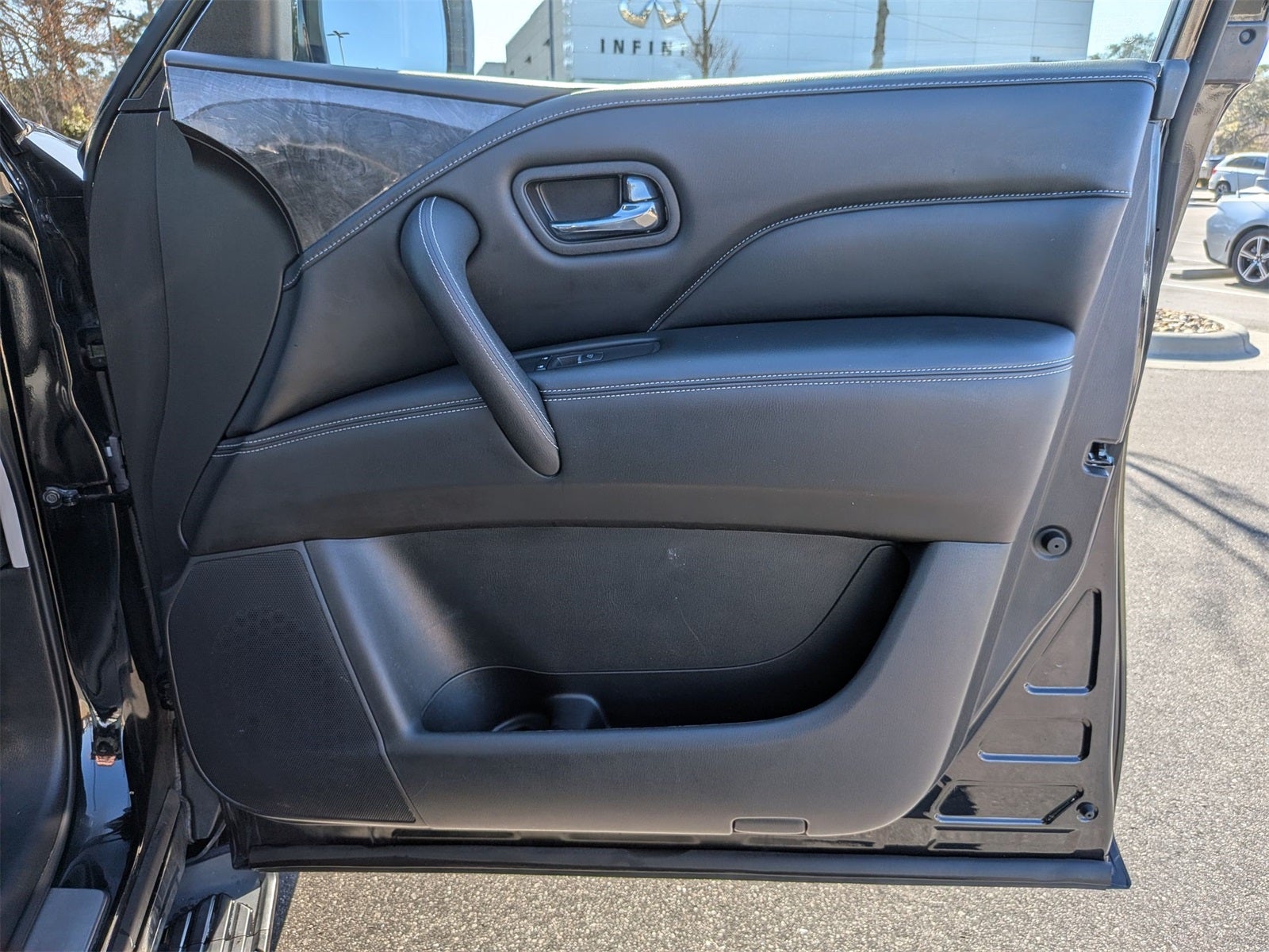 2021 INFINITI QX80 LUXE