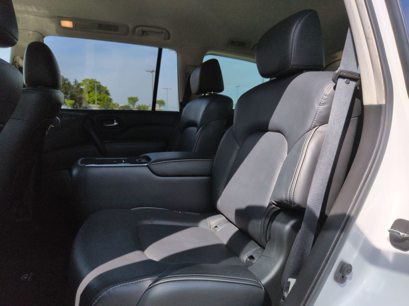 2023 INFINITI QX80 LUXE
